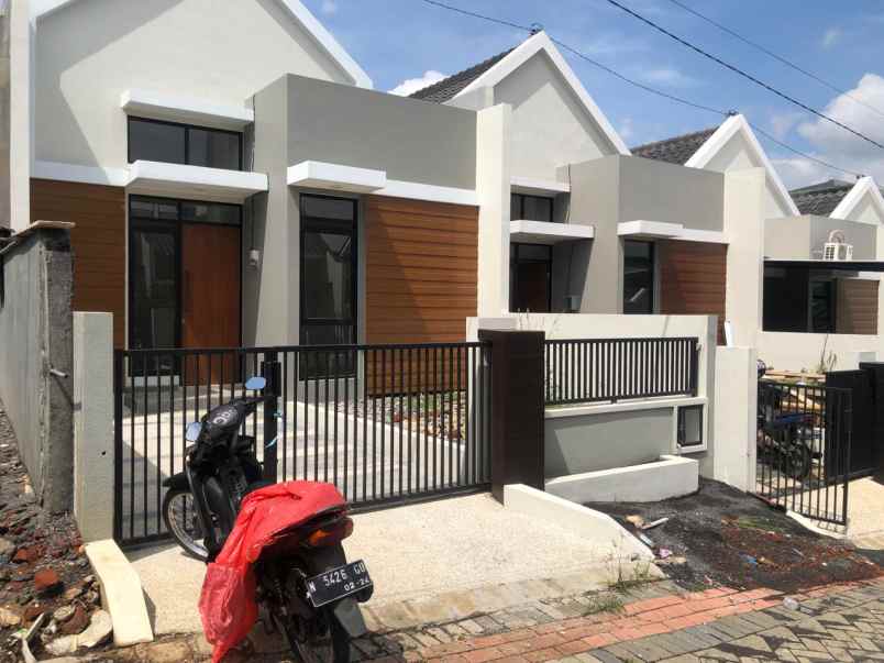 dijual rumah madyopuro