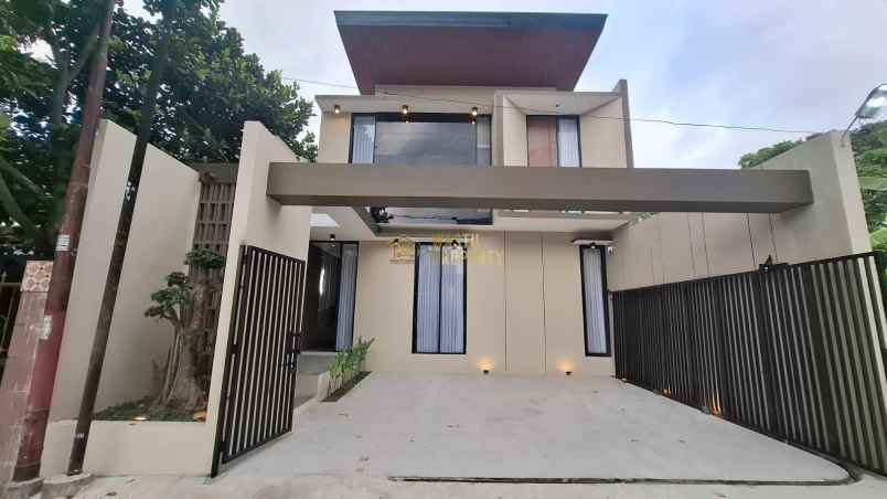 dijual rumah maguwoharjo depok sleman