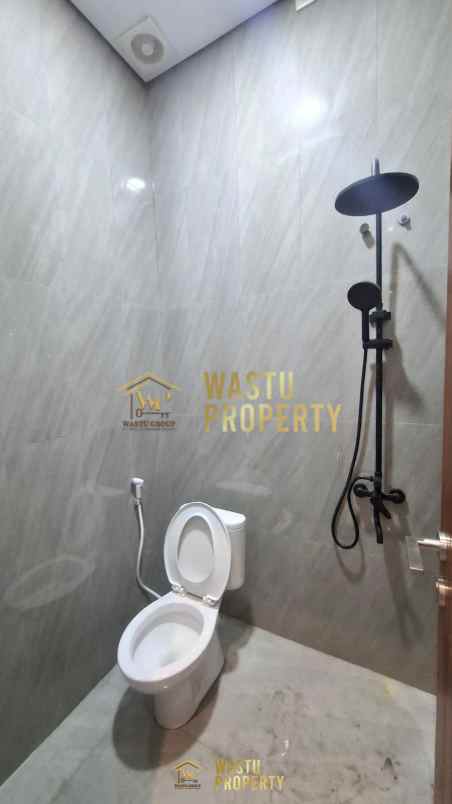 dijual rumah maguwoharjo depok sleman