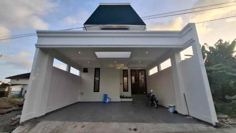 dijual rumah maguwoharjo kec depok kab