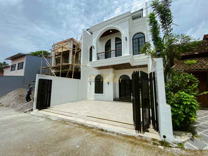 dijual rumah maguwoharjo sleman