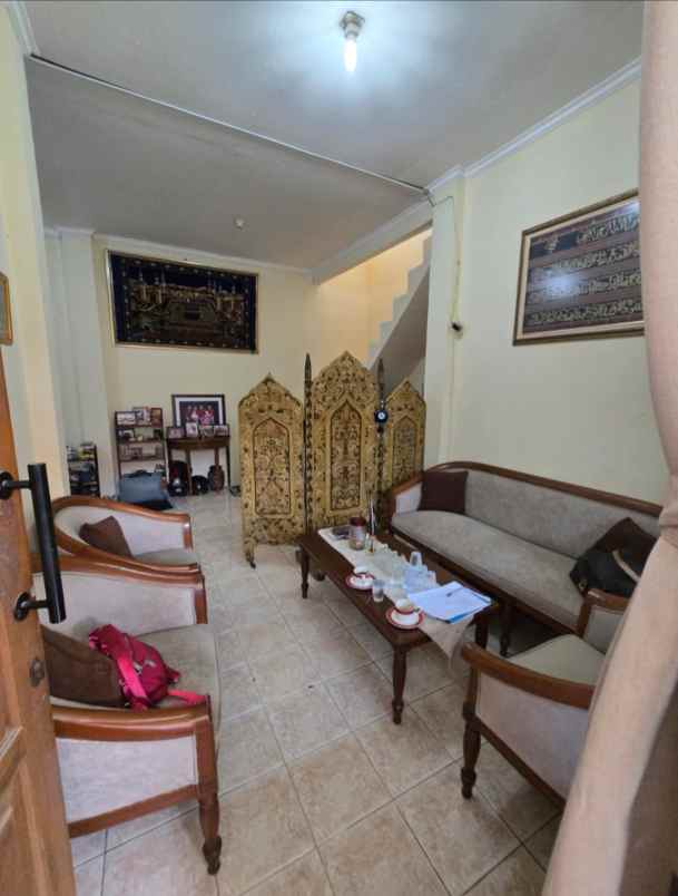 dijual rumah mampang pancoran mas depok