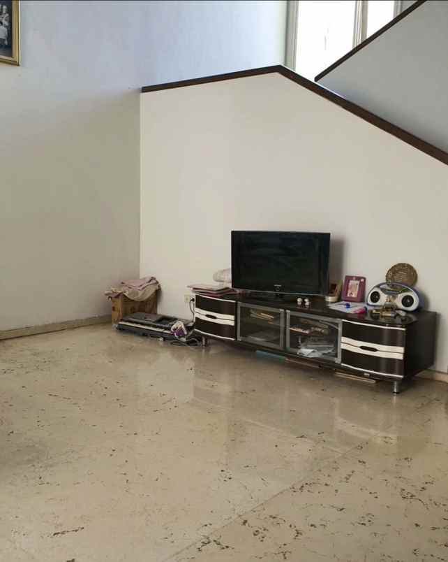 dijual rumah manyar kertoadi