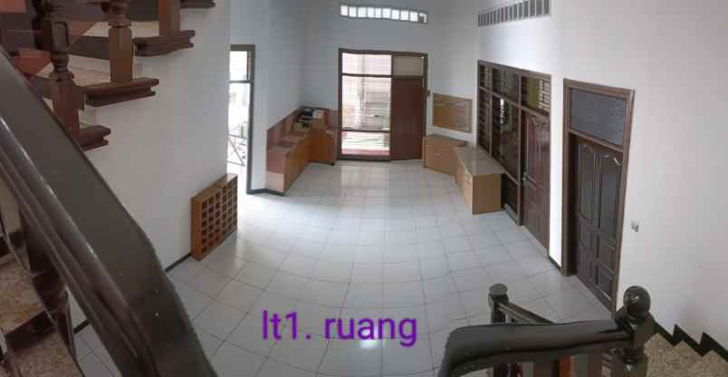 dijual rumah manyar kertoarjo