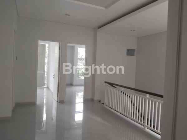 dijual rumah manyar tirtoyoso