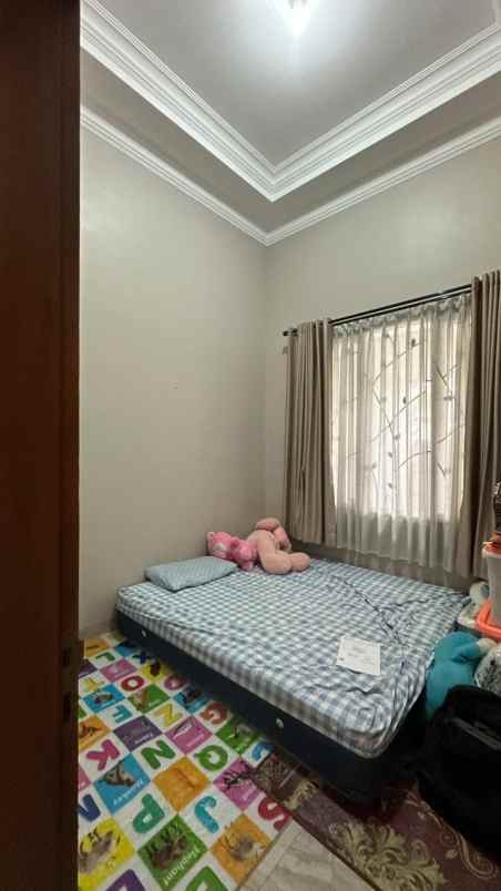 dijual rumah margacinta
