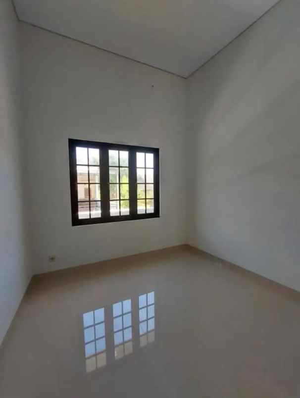 dijual rumah margoagung