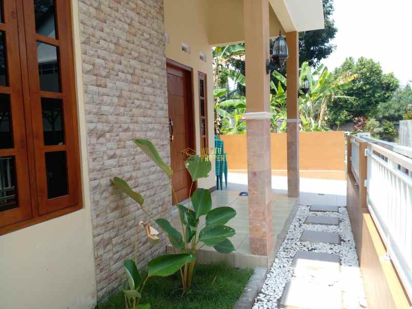 dijual rumah margomulyo