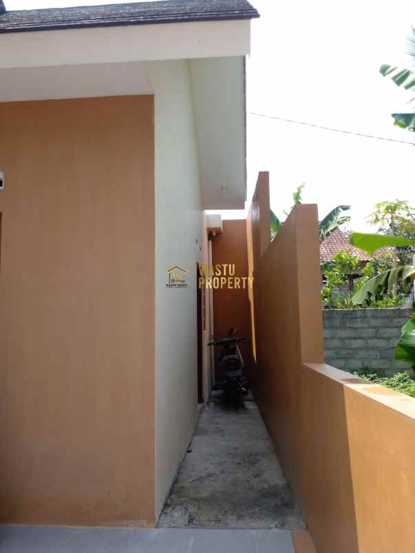 dijual rumah margomulyo