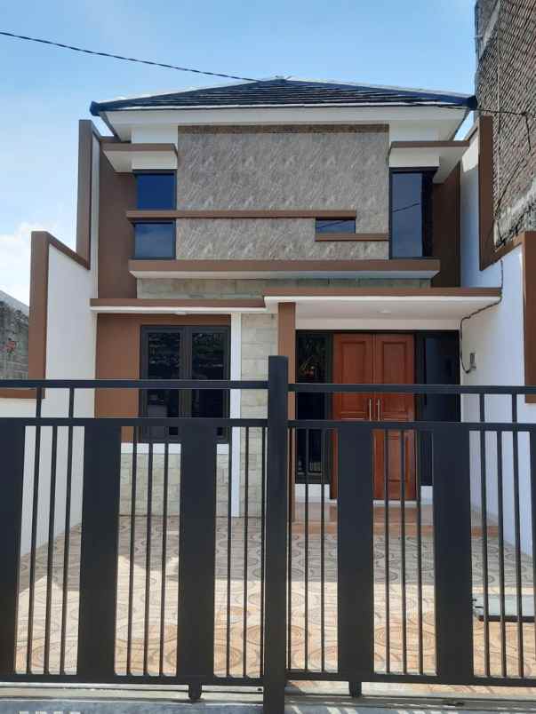 dijual rumah medokan ayu