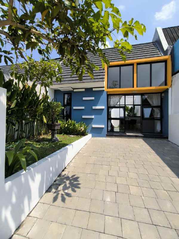 dijual rumah menganti