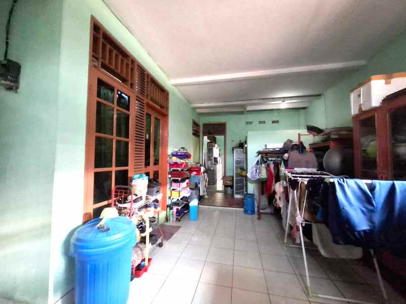 dijual rumah meruya utara