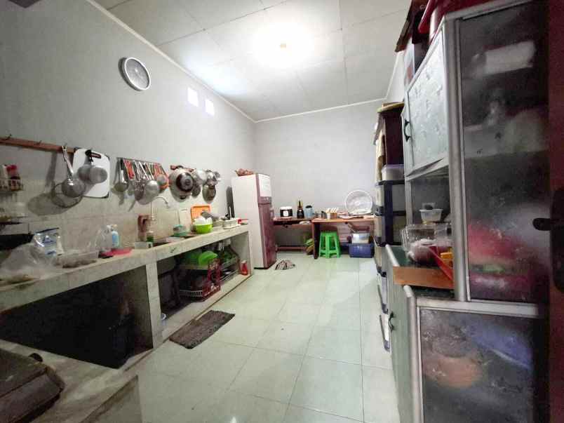 dijual rumah meruya utara