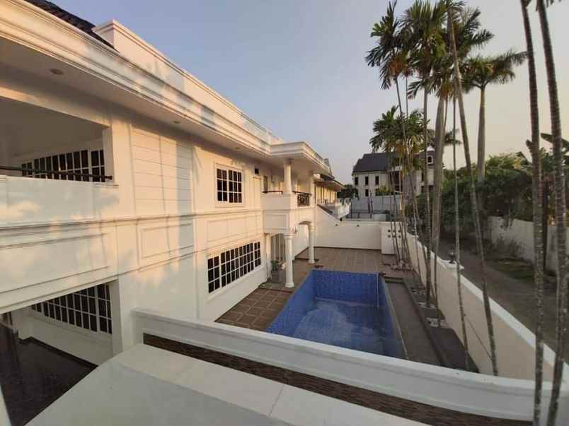 dijual rumah mewah baru di kemang