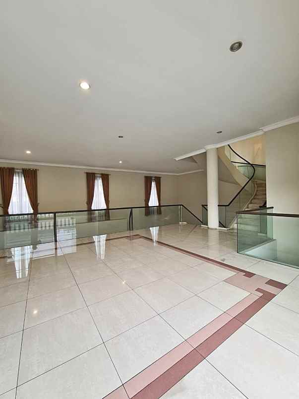 dijual rumah mewah di pondok indah jakarta selatan