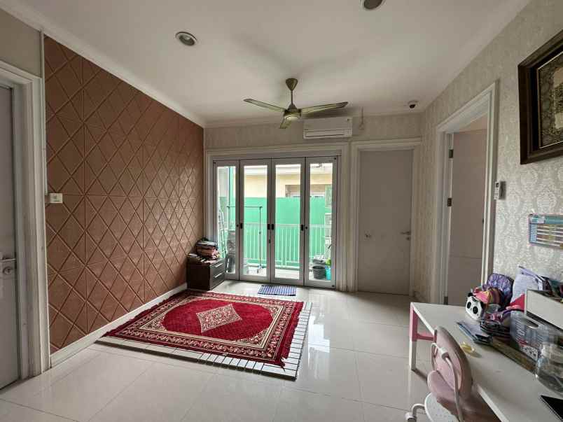 dijual rumah mewah grand wisata bekasi