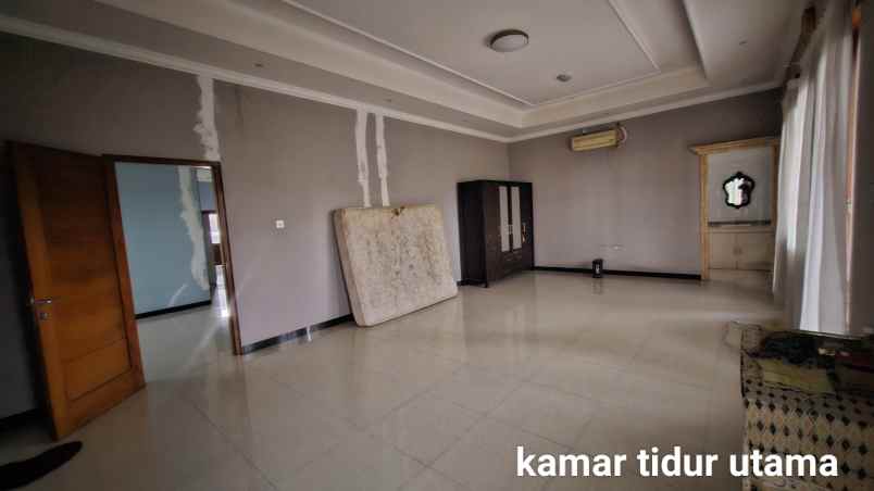 dijual rumah mewah luas strategis di cinangka depok