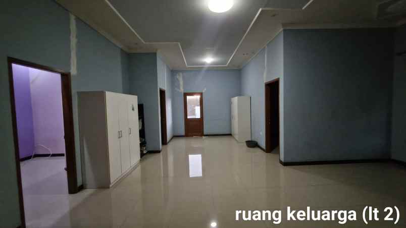 dijual rumah mewah luas strategis di cinangka depok