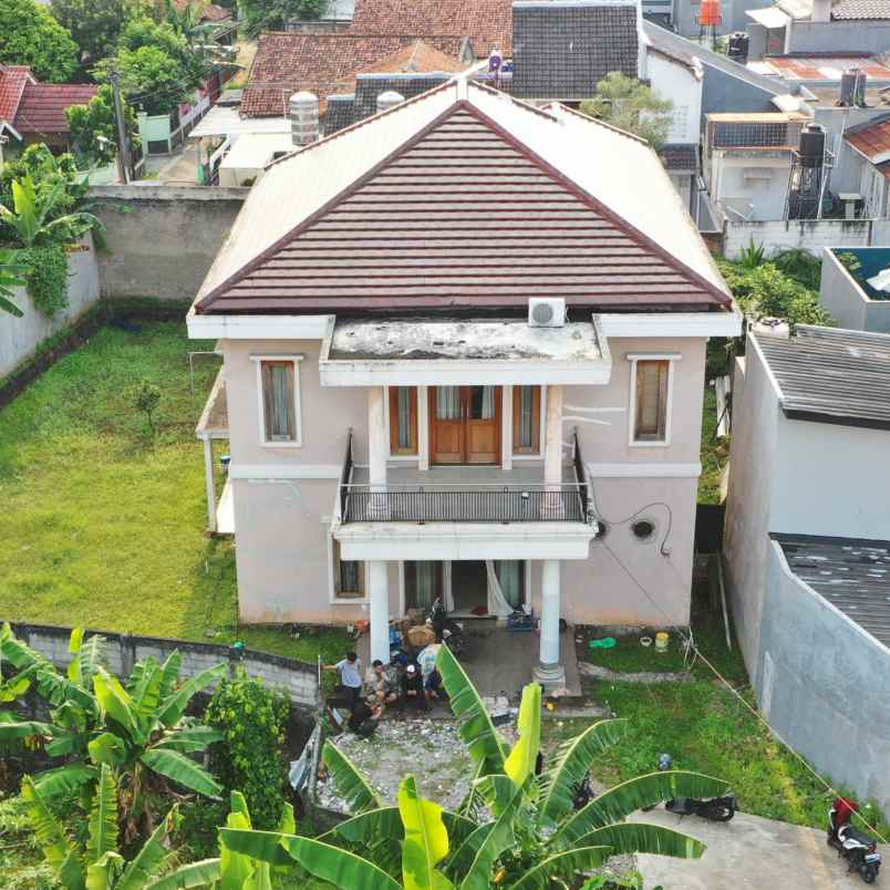 dijual rumah mewah luas strategis di cinangka depok