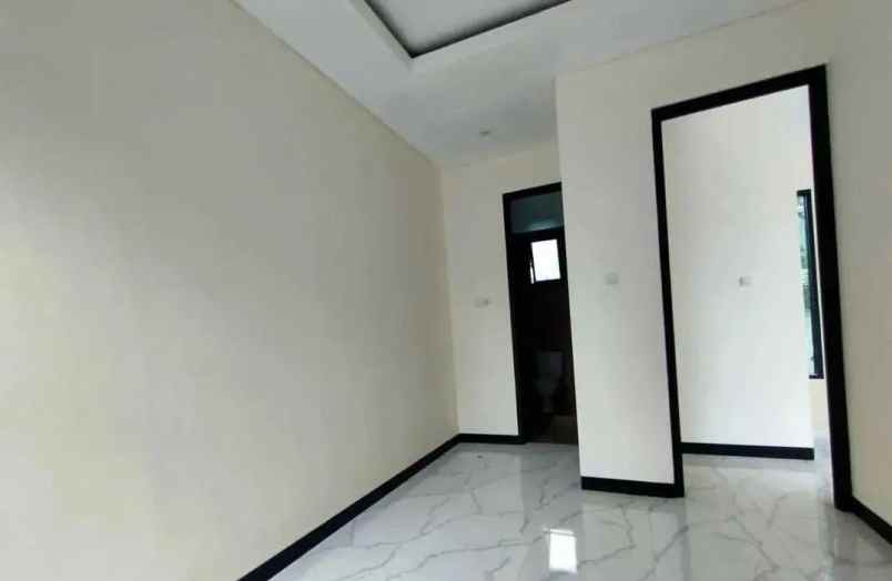 dijual rumah mewah modern 2 lantai dekat kampus amikom