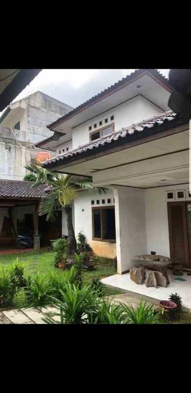 dijual rumah mewah secondary strategis