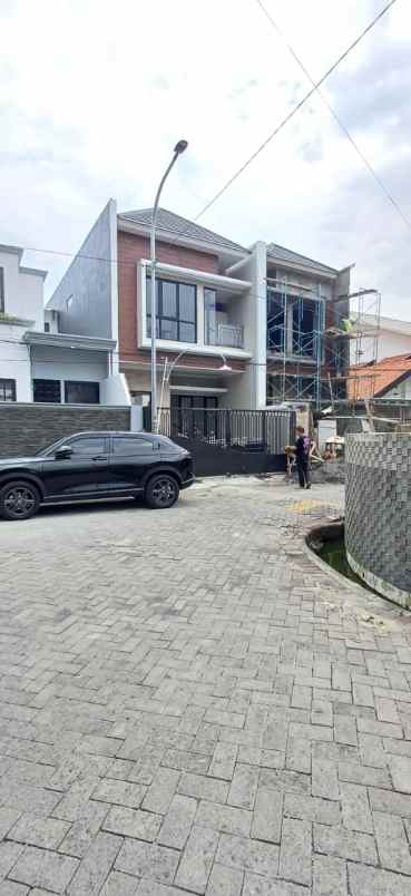 dijual rumah mulyosari