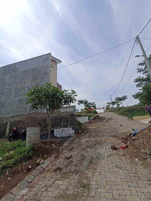 dijual rumah nayanika hill