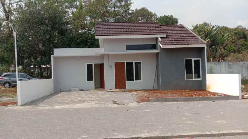 dijual rumah nongko sawit