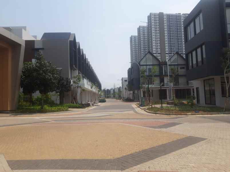 dijual rumah osaka residence pik2