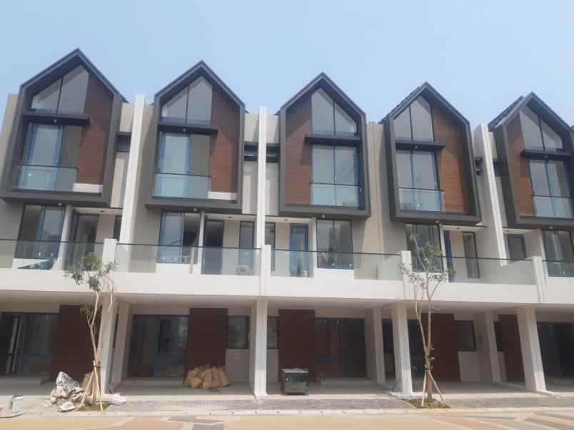 dijual rumah osaka residence pik2