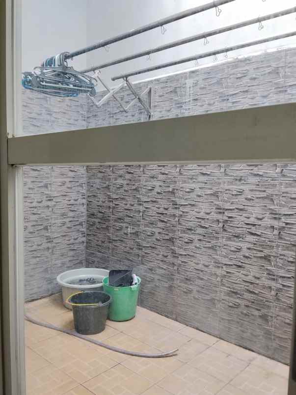 dijual rumah pakuwon city