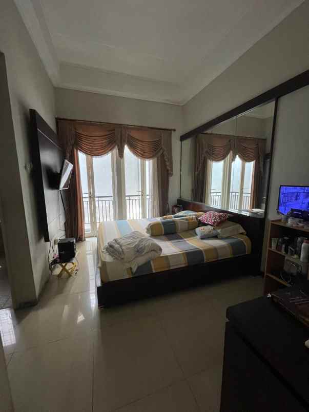 dijual rumah pakuwon city fornce