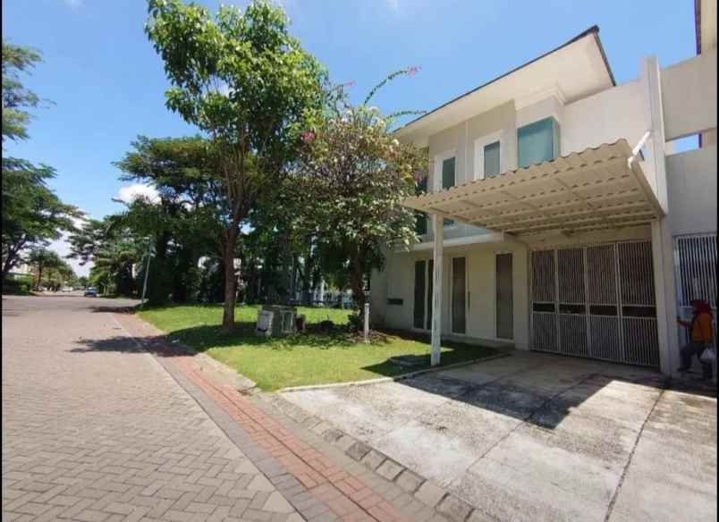 dijual rumah pakuwon city long beach