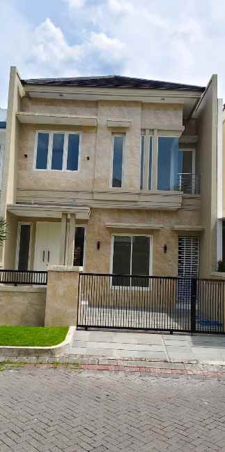 dijual rumah pakuwon city san diego