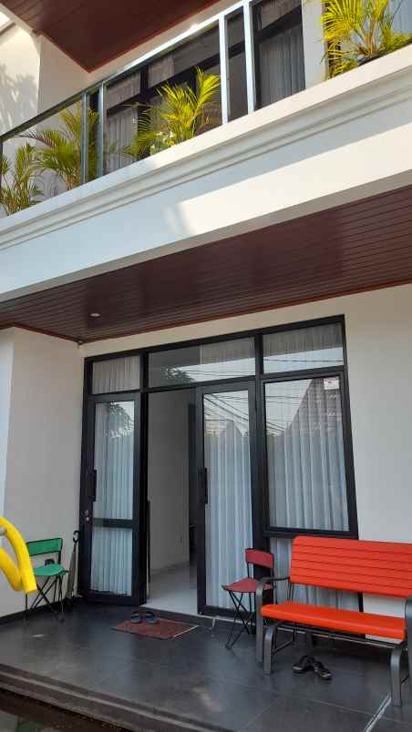 dijual rumah pamulang estate jl anggur