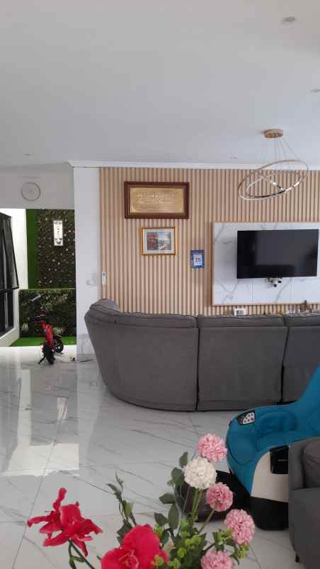dijual rumah pamulang estate jl anggur