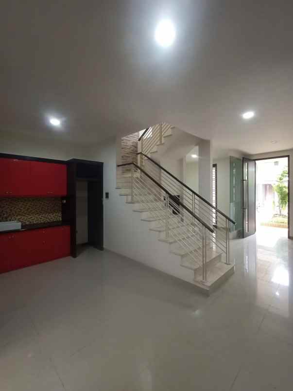 dijual rumah pantai mentari