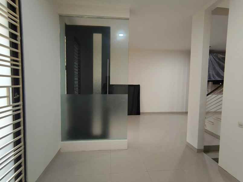 dijual rumah pantai mentari