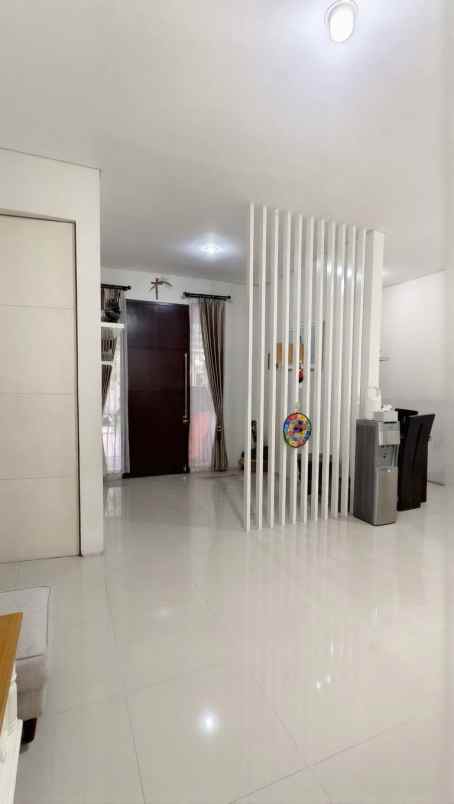dijual rumah pelican hill citraland