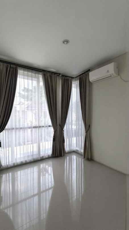 dijual rumah pelican hill citraland