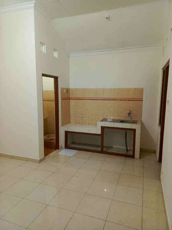 dijual rumah perempatan demak ijo