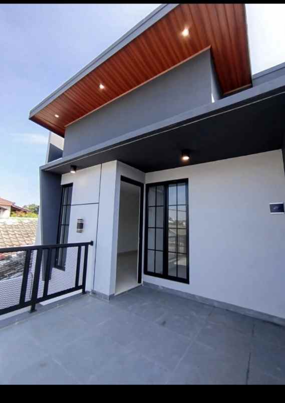 dijual rumah perum boulevard hijau kota