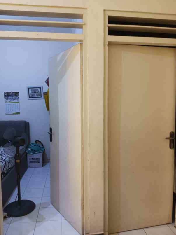 dijual rumah perum gka graha kembangan