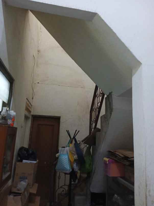 dijual rumah perum gka graha kembangan