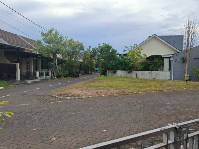 dijual rumah perum grand surya