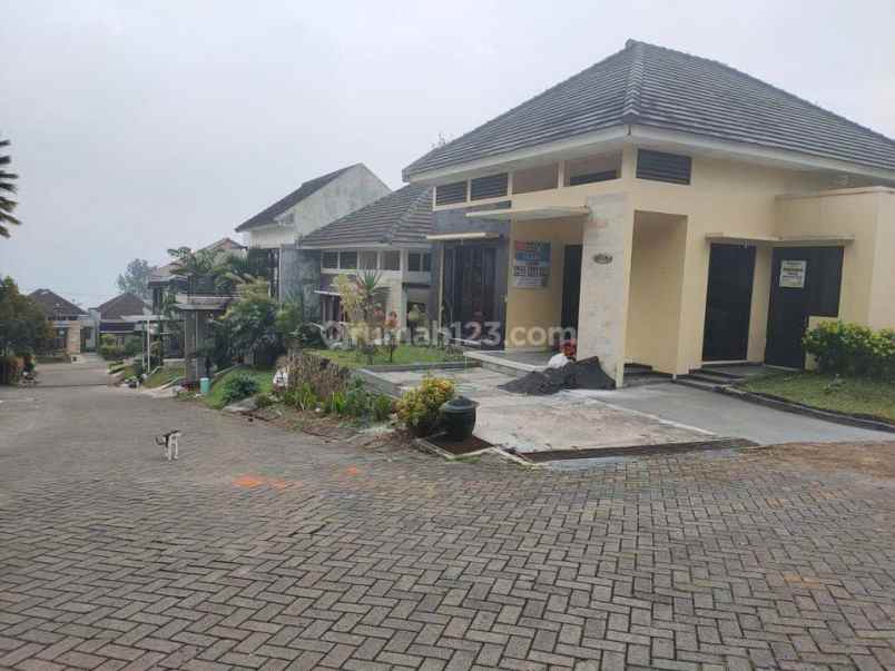 dijual rumah perum kusuma pinus jl abd