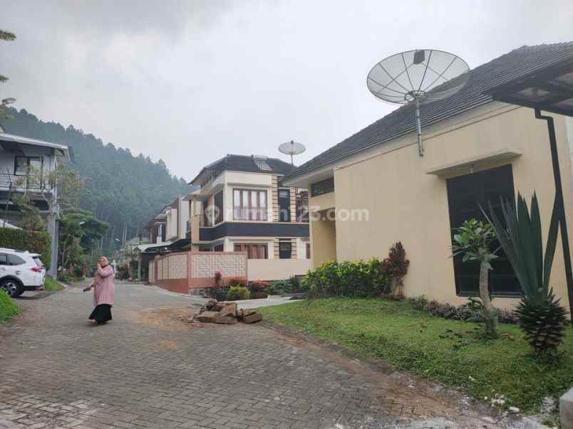 dijual rumah perum kusuma pinus jl abd