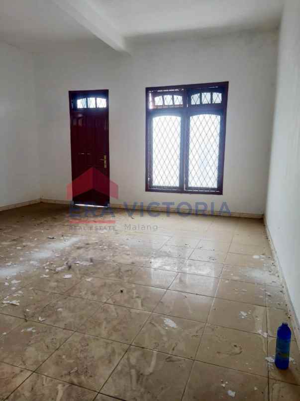 dijual rumah perum mangliawan