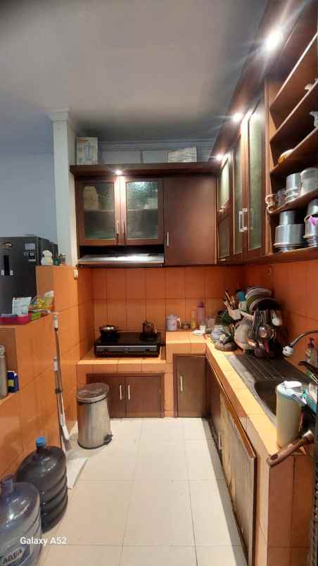 dijual rumah perumahan duta bumi