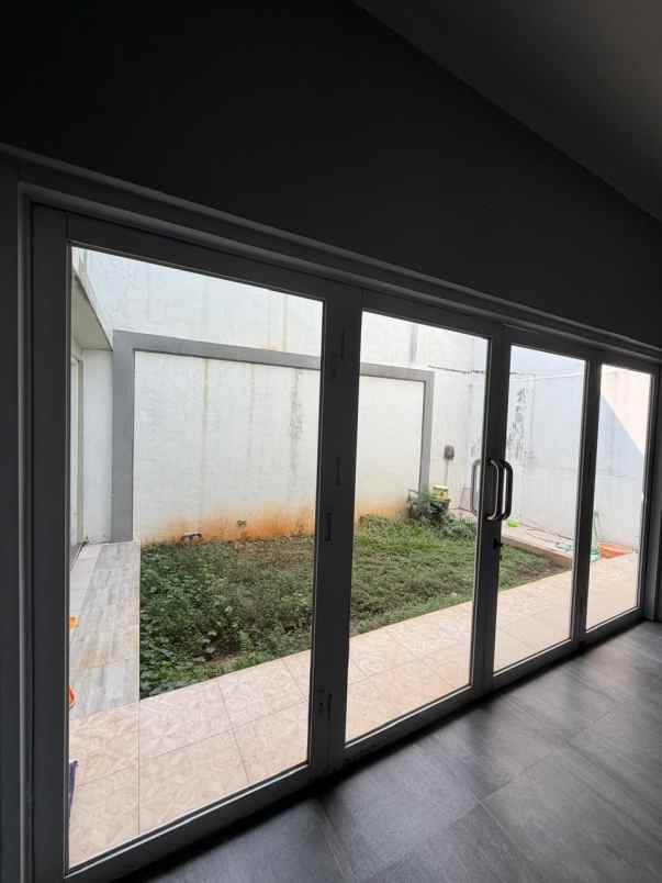 dijual rumah perumahan eramas 2000
